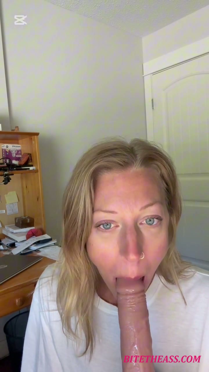  JodisLips - Boss lady wants to suck your growing cock [HD 720]
