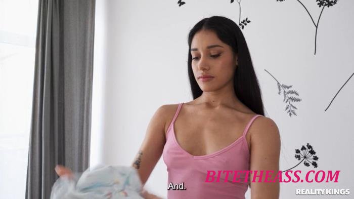 Carolina Guerrero - Sneaky Roommate Steals Boyfriend [SD 480p]