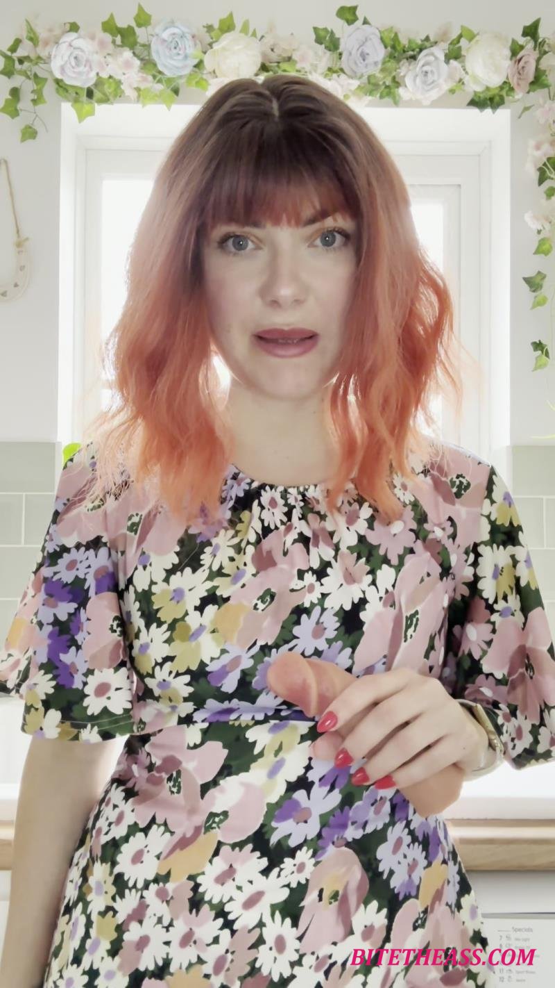  Yourhikerbabe - Crazy Girlfriend Doesnt Allow Your Penis To Be ReAttached [FullHD 1080]

