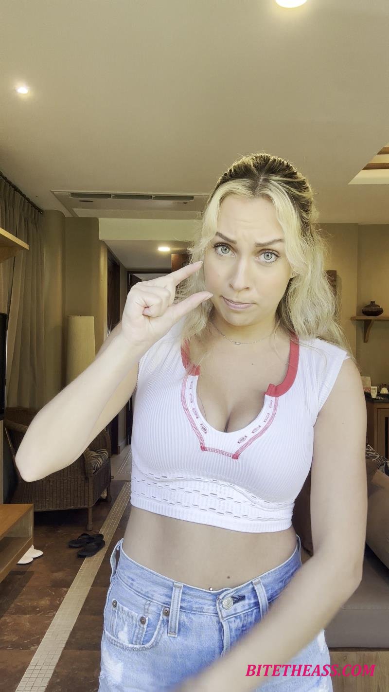  tiffstreatsxoxo - Micro penis beta thinks he has a chance with Goddess [4K 2160]
