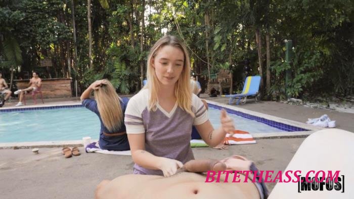Juliette Mint - Next Door Neighbor's Tight 18yo Daughter - BBQ BJ [FullHD 1080p]