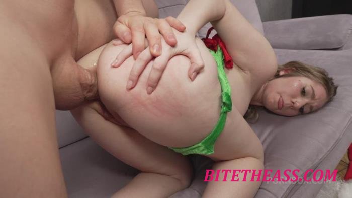 Mila Pie - A Conniving Elf Has Decided To Steal Christmas! But Got Fucked In The Ass Like A Whore! [FullHD 1080p]