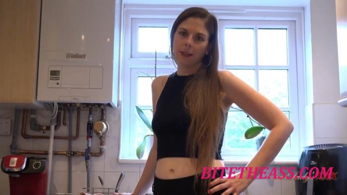 Alice Maze - Alice Masturbates and Gives You A Blowjob in the Kitchen POV [FullHD 1080p]