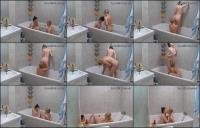 Reallifecam - Chilli And Savaira Have Dildo Fuck And Lesbian Play In Bathub 22.08.2025 [SD 568P] 