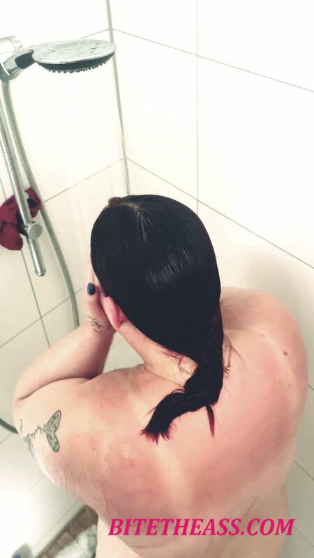 SensualChubby - Eine Schone Dusche [FullHD 1080P] 