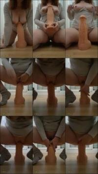 Roxxy_undHerrFigsy - Riesendildo fickt meine enge feuchte Muschi [FullHD 1080P] 