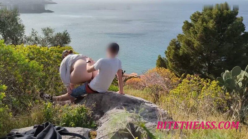 TheTemptingTwosome - Spontaner Sex beim Wandern mit Blick uber die Stadt [HD 720P] 