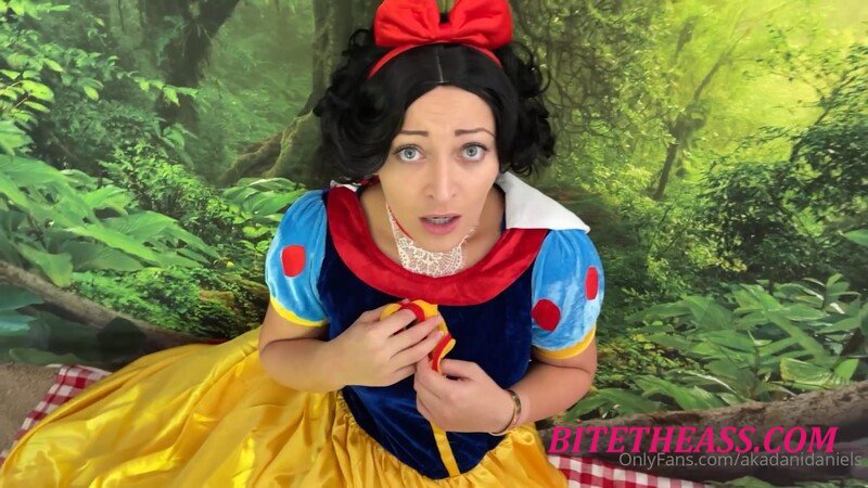Dani Daniels - Snow White BJ [FullHD 1080P] 