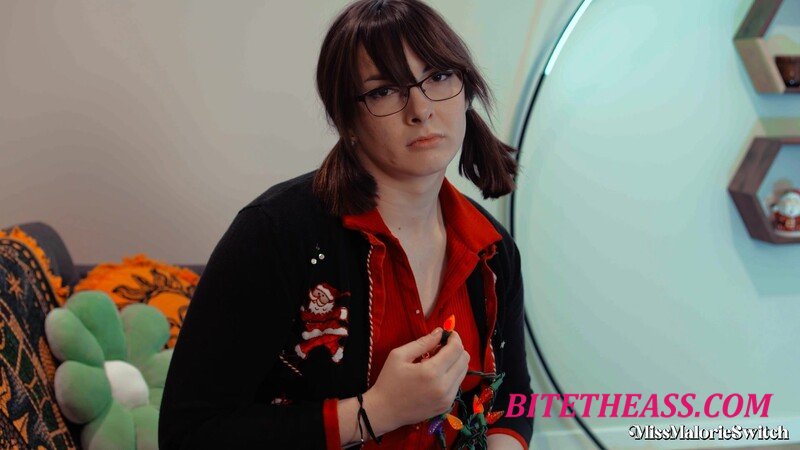 Miss Malorie Switch -  Miss Malorie Switch - Virgin StepSister's Christmas Gift [FullHD 1080]
