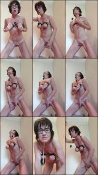 JulieEroticDress -  JulieEroticDress - Squirting-konigin in einer luxuriosen campingdusche [HD 720]
