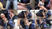 KikiVega -  KikiVega - PUBLIC PISS Fick direkt an der Strasse [FullHD 1080]
