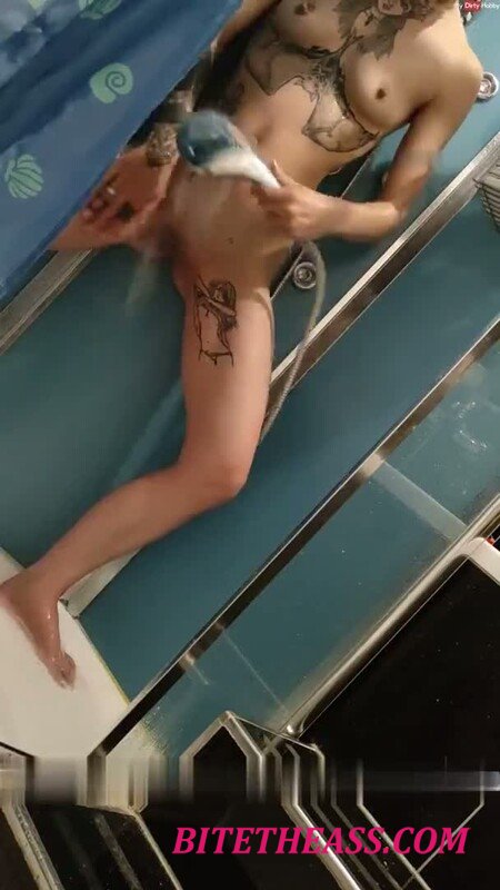 sNakedgirl -  sNakedgirl - Psssst - Hab es heimlich meiner su?en Fotze beim Duschen besorgt [SD 608]
