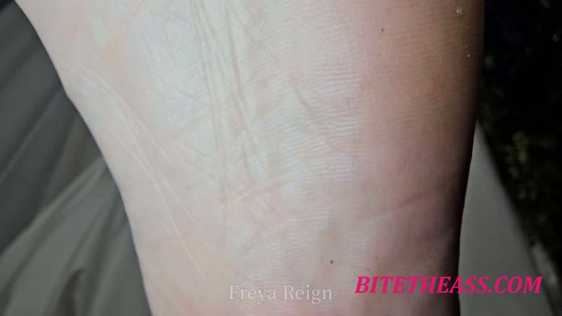  Freya Reign - Giantess Is Turned On By Stepping On You [FullHD 1080]
