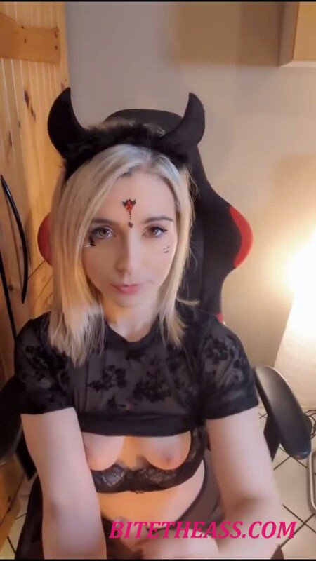 Lisaonthemoon -  Lisaonthemoon - Dark Devil Cosplay [HD 720]
