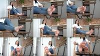  Feetwonder - Mature Brunette With Beautiful Soles [FullHD 1080]

