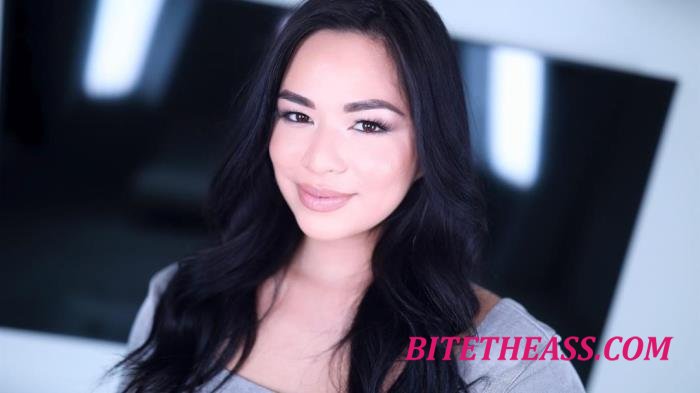 Scarlett Alexis - Amateur Allure Welcomes Scarlett Alexis To Give Head, Get Fucked And Swallow A Hot Load [FullHD 1080p]