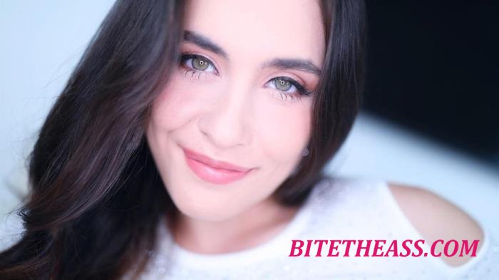 Daisy Phoenix - Amateur Allure Introduces Daisy Phoenix, Sexy Brunette Opens Wide And Takes It Deep [FullHD 1080p]