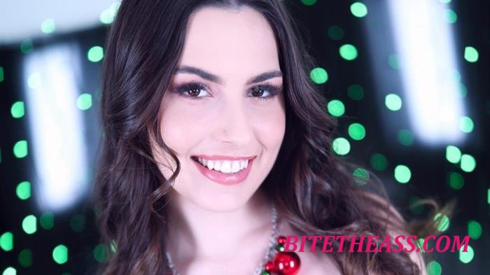 Chanel Camryn - Chanel Camryn Returns To Amateur Allure For A Holiday Suck And Fuck. Featuring A Surprise Gift! [FullHD 1080p]