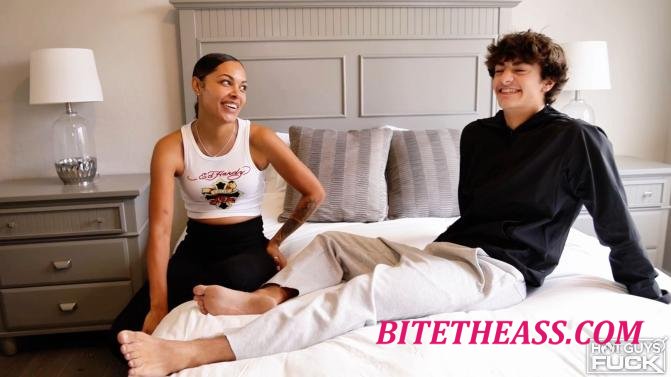 Sienna Harper - College Freshman Ty Young Drills 28-Year-Old MILF Sienna Harper's Tight Holes with His Young Cock! [FullHD 1080p]