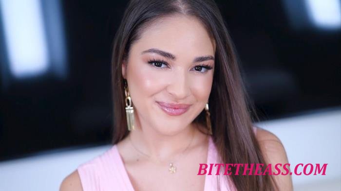 Gizelle Blanco - Amateur Allure Welcomes Gizelle Blanco, A Sexy Bartender Loves Pleasing Her Partner [FullHD 1080p]