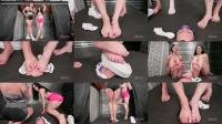  Bratty Foot Girls - Goddess Fina, Goddess Cleo, Jason Ninja - Real Stink 75 [FullHD 1080]
