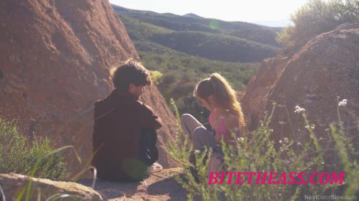 Daisy Fox - The Hike Job [FullHD 1080p]