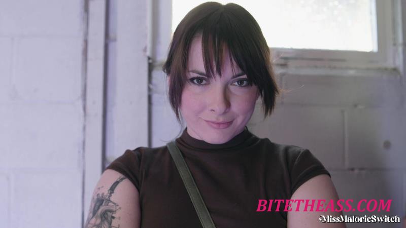 Miss Malorie Switch -  Miss Malorie Switch - Married MILF's Parking Lot Quickie [FullHD 1080]
