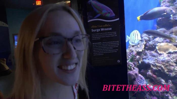 Victoria Gracen - Hawaii 4/12 [FullHD 1080p]