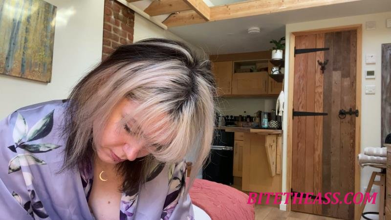  Delilah Jynx - Ignoring you while you beg for attention [FullHD 1080]
