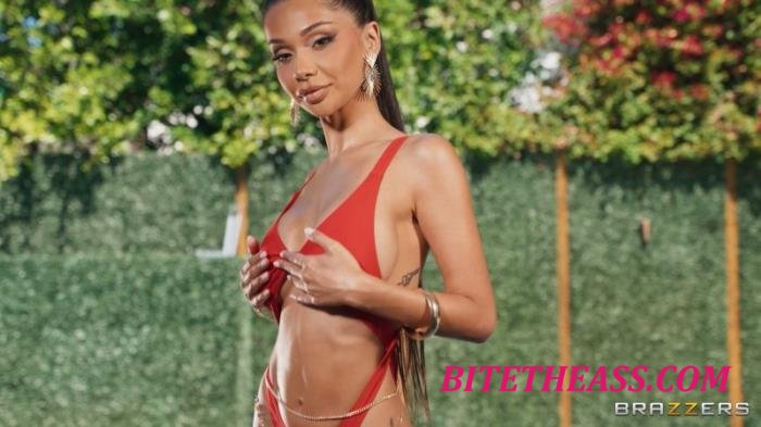 Ava Amira - A Day In The Life: Ava Amira [FullHD 1080p]