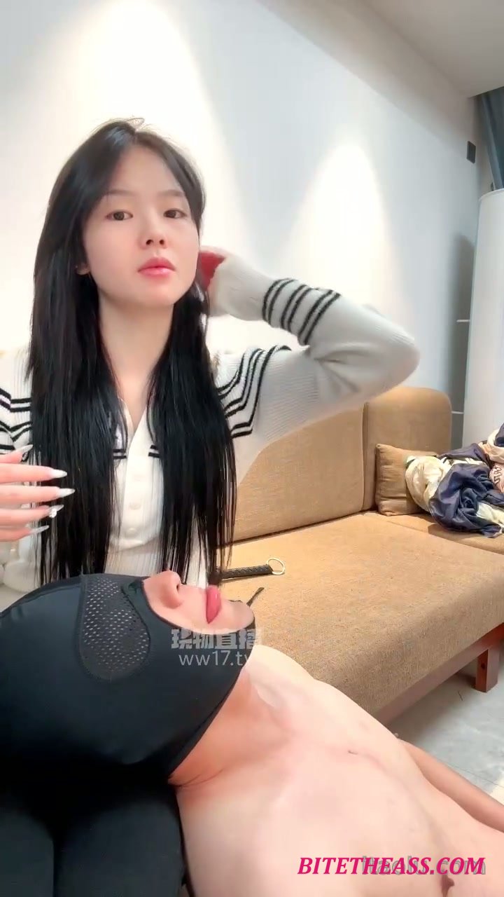  Taolusm - Asian Goddess Xiao Qiong S - Foot Fetish Deodorizing White Socks [HD 720]
