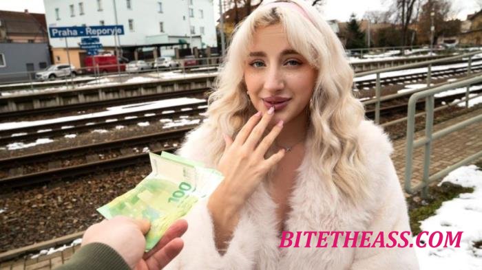 Sunflower Doll - Pretty British Blonde Facial [FullHD 1080p]