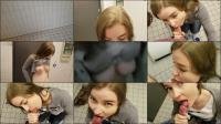 TinyEmily -  TinyEmily - PUBLIC - auf der Behinderten Toilette [FullHD 1080]

