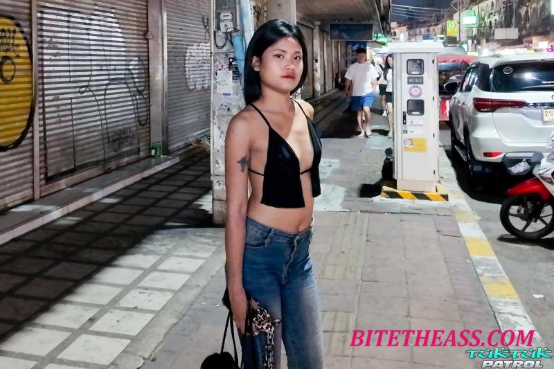  Tuktukpatrol - Kham, 24 - Cute Asian Porn Model Takes Hardcore Ride NEW!!! [FullHD 1080]
