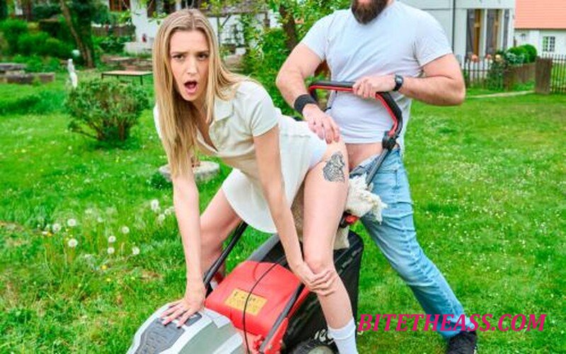 Viktoria Benz -  Viktoria Benz - Backyard Cunt Service [FullHD 1080]
