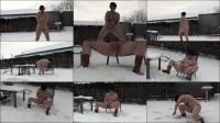 Popp-Sylvie -  Popp-Sylvie - Schnee-Piss mit Fotzenkuhlung [FullHD 1080]
