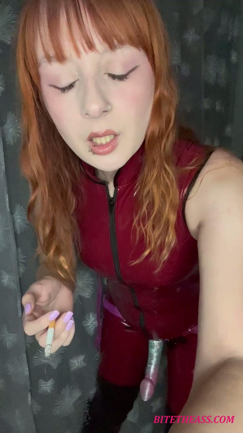 Princess Diss - Strap on Smoking Goddess [FullHD 1080]

