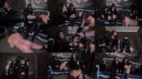  House of Sinn - Mistress Gaia and Mistress Kennya - Photographer Slave [FullHD 1080]
