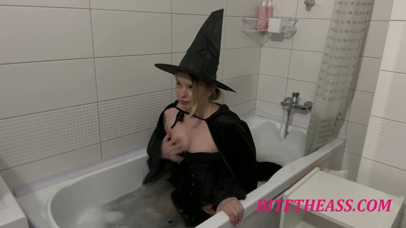 BigAss Jane - MELTING SORCERESS WICKED WET IN TUB WITH BUBBLES [FullHD 1080]
