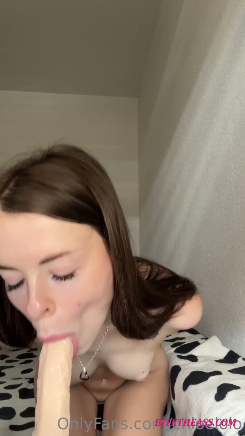 chloecuttie (chloelolo) -  chloecuttie (chloelolo) - Dildo Blowjob [FullHD 1080]
