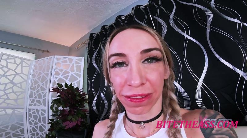  Bratty Foot Girls - Mars Solo Dinner Time [FullHD 1080]

